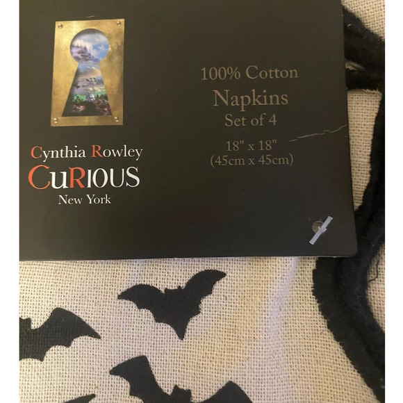 Cynthia Rowley BAT Dinner Napkins 4pc 18x18 Scalloped Edge Beige & Black New - Picture 3 of 6